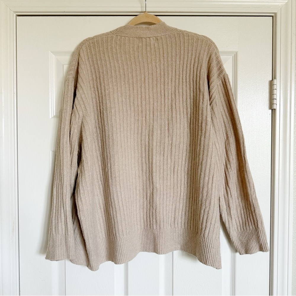 Carly Jean Los Angeles Tan Knit Cardigan - Picture 4 of 4